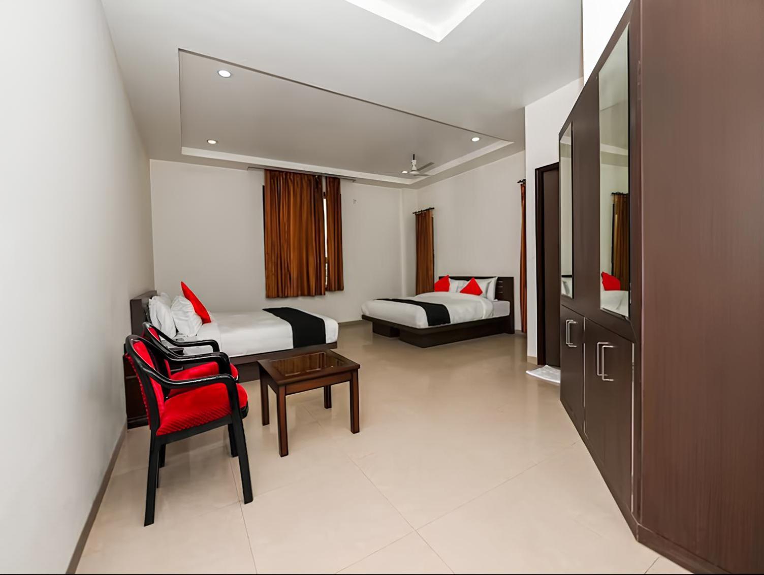 Club 7 Resort And Banquets Барели Экстерьер фото